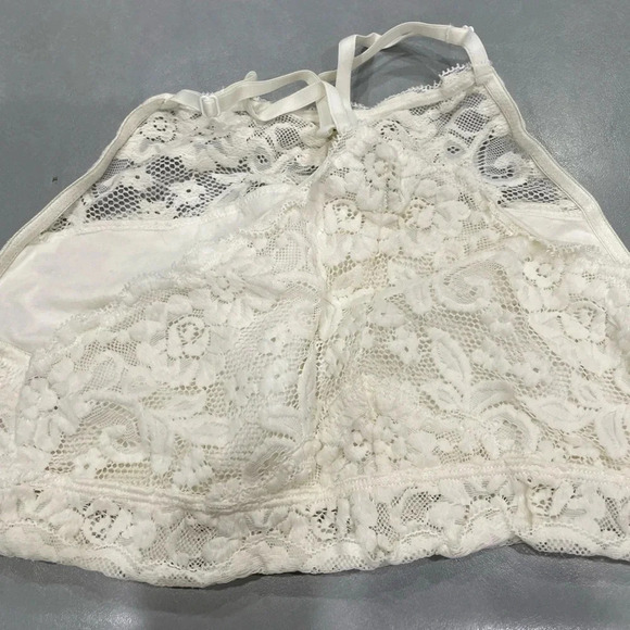 SO Kohls Brand Lace Halter Bra Size Small White 93% Nylon 7% Spandex - Picture 2 of 4